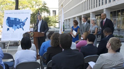 Secretary of Education Arne Duncan, shown with Melody Barnes, the director of the White House Domestic Policy Council, Secretary of Housing and Urban Development Shaun Donovan, and Secretary of Health and Human Services Kathleen Sebelius, announcing the first Promise
Neighborhoods planning grants at HUD.