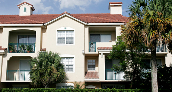 Image of multifamily housing units in Florida.