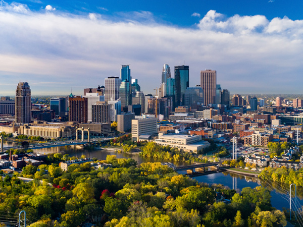 Panoramic view of downtown Minneapolis, Minnesota along the Mississippi River.